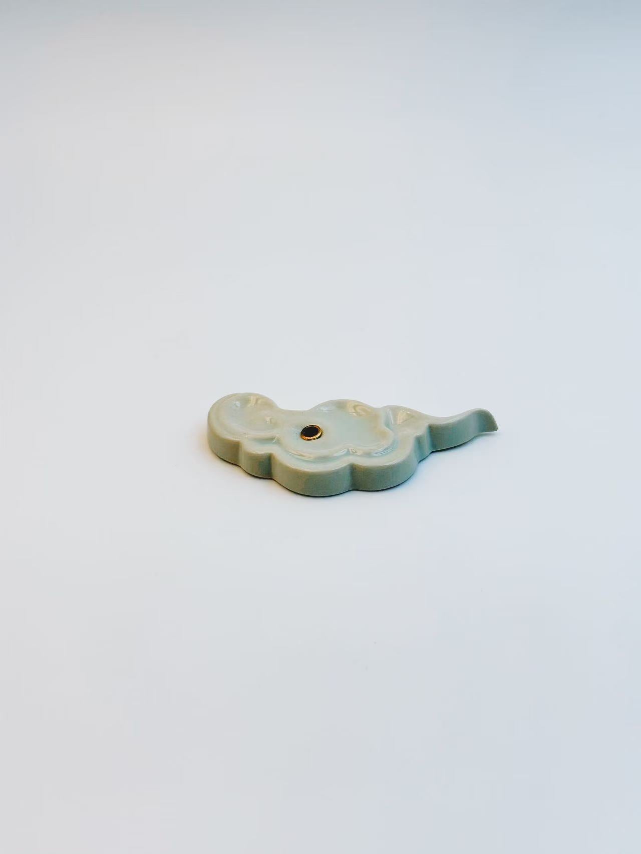 Auspicious Cloud Incense Holder